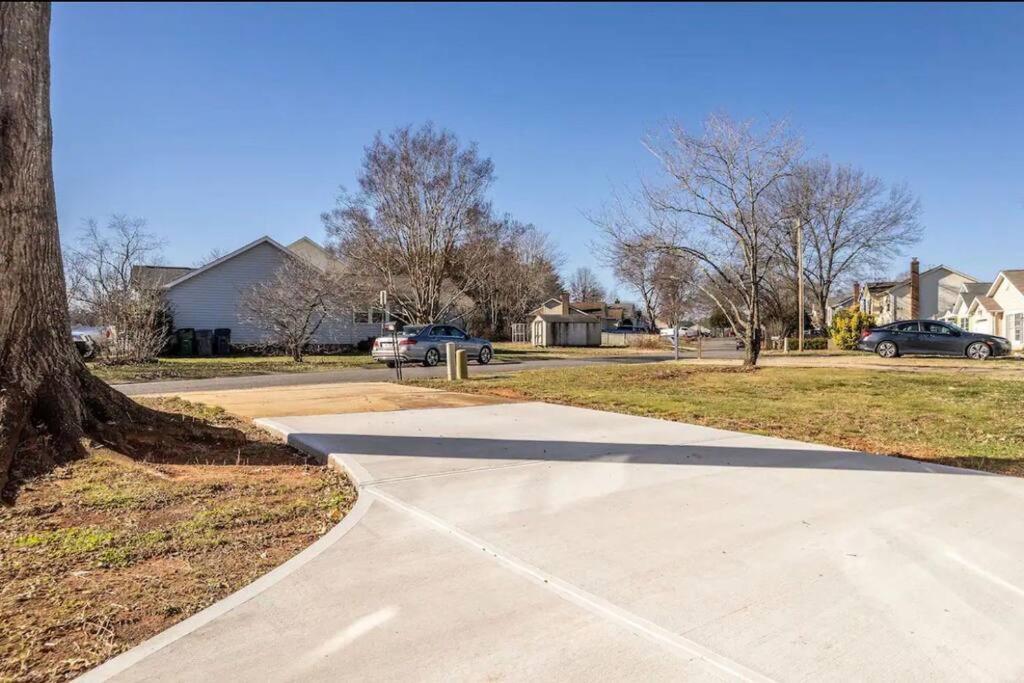 Appartamento 20Min To International Airport! 10Min To Pnc Music! Wifi Charlotte Esterno foto